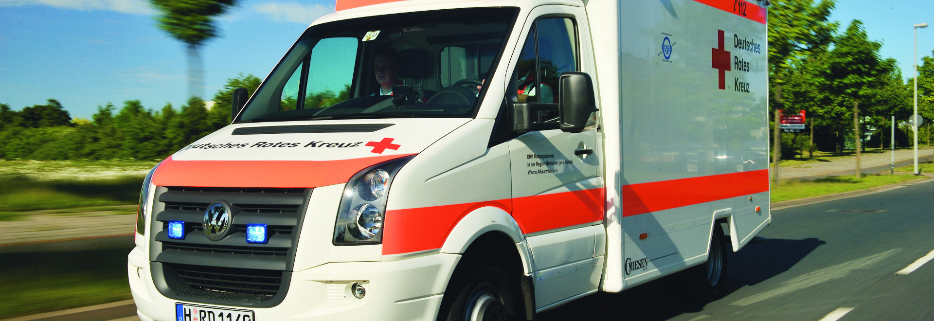 DRK - Rettungswagen in Fahrt DRK - Rettungswagen in Fahrt